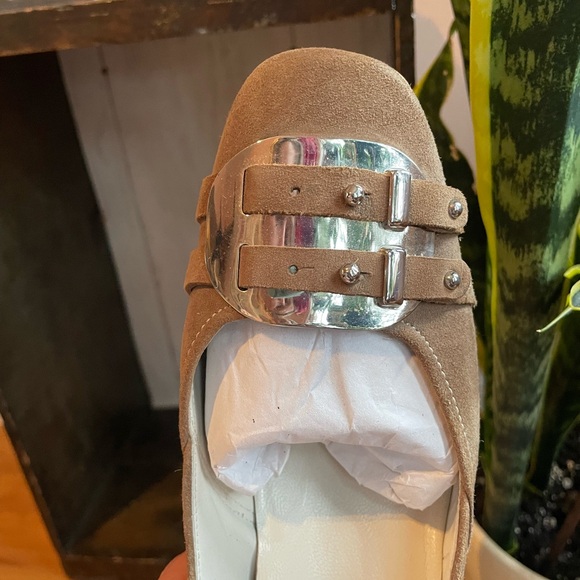 Vintage Light Brown Suede 'Hogl' Wood Stacked Heel Pumps - Picture 6 of 16